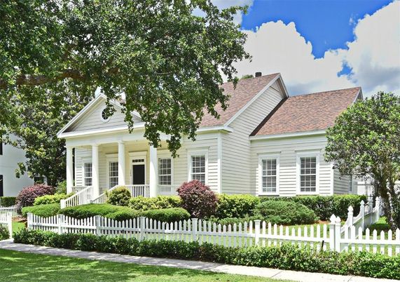 Exterior, Facade, Farmhouse