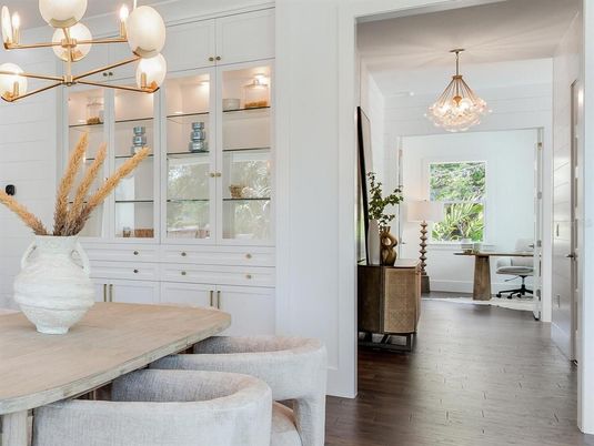 Interior, Pendant Lights, Wood Texture Flooring