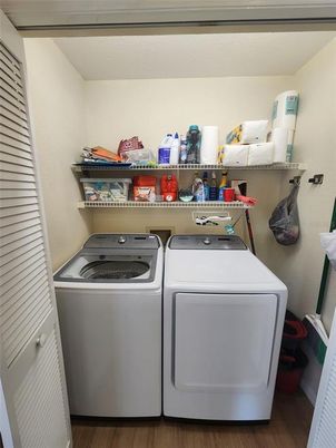 Interior, Utility Closets, Washer, Wood Texture Flooring