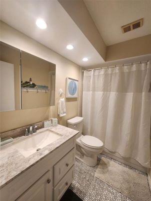Bathroom, Interior, Recessed Lighting