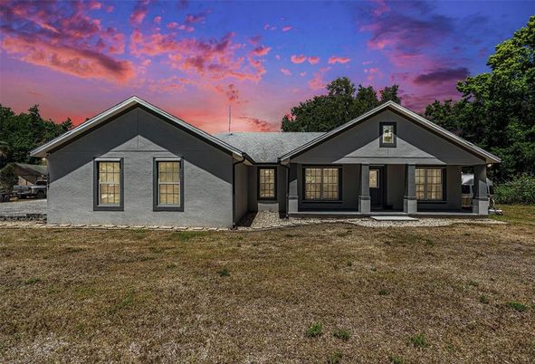 Backyard, Exterior, Facade, Ranch