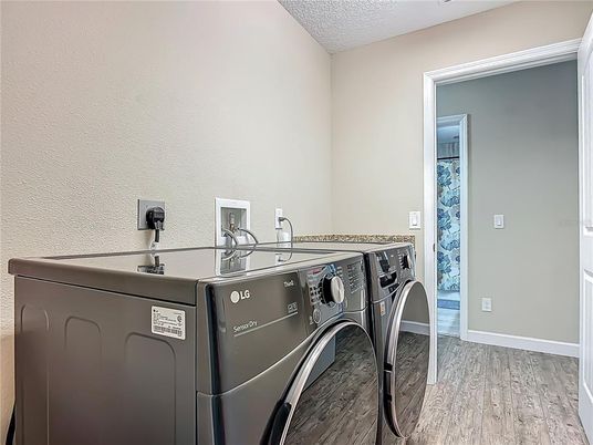 Interior, Washer, Wood Texture Flooring