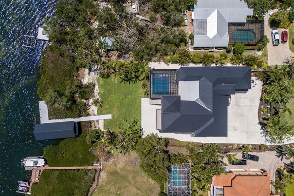 Exterior, Drone