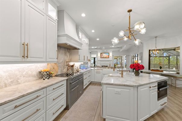 Chandelier, Dining room, Interior, Kitchen, Pendant Lights, Recessed Lighting, Wood Texture Flooring