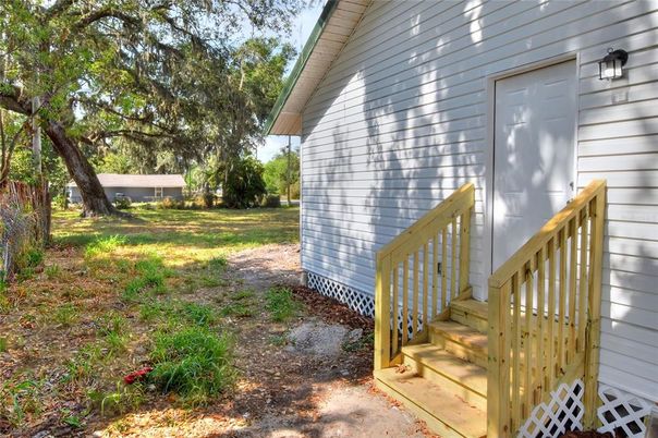 Backyard, Exterior
