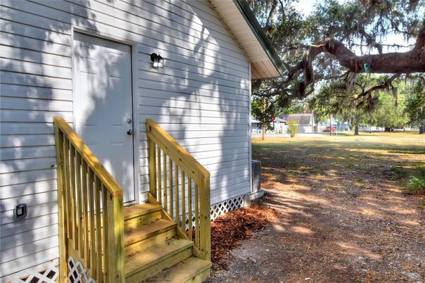 Backyard, Exterior