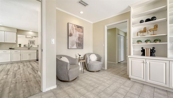 Interior, Recessed Lighting, Wood Texture Flooring