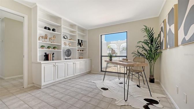 Home Office, Interior