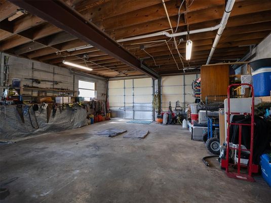Garage, Interior, Wooden Beams