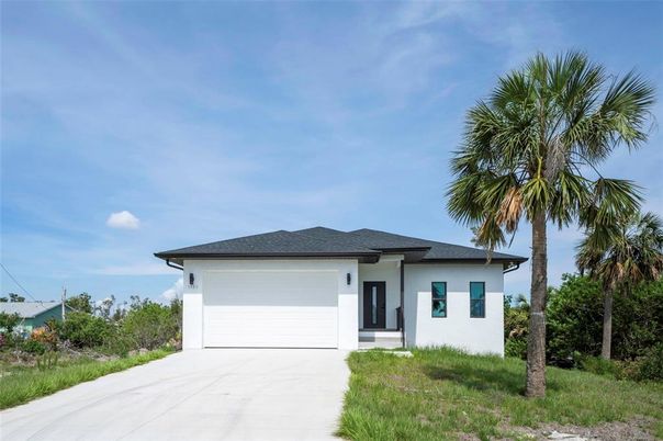 Attached, Exterior, Facade, Ranch