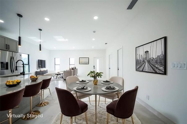Dining room, Interior, Kitchen, Living room, Pendant Lights, Recessed Lighting, Stainless Steel Appliances