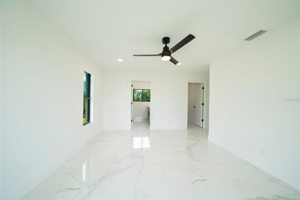 Empty room, Interior, Marble, Recessed Lighting
