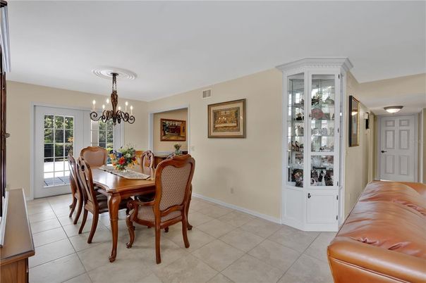 Chandelier, Dining room, Interior