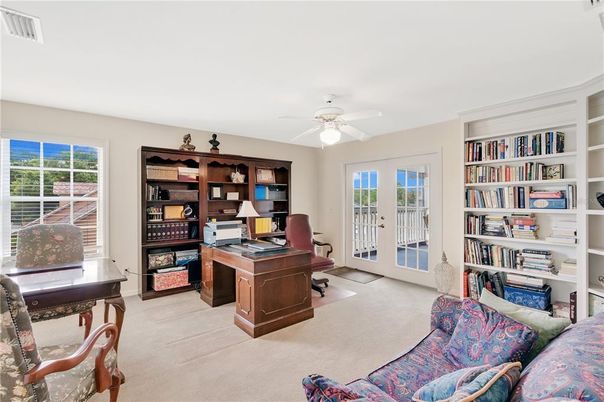 Home Office, Interior