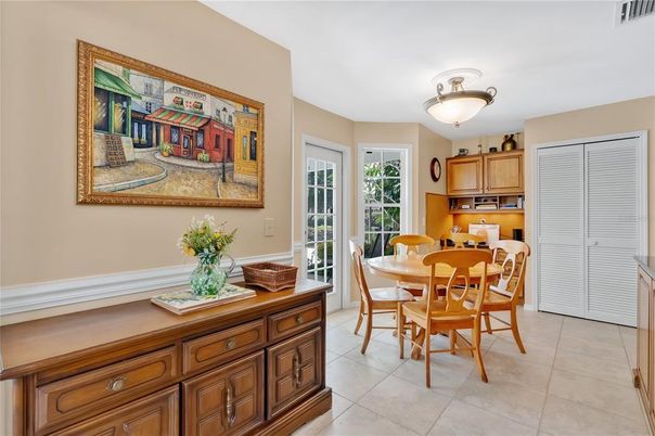 Dining room, Interior