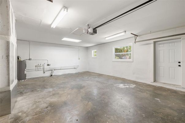 Empty room, Garage, Interior