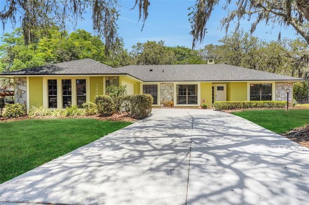 Backyard, Exterior, Facade, Ranch