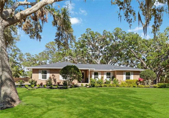 Exterior, Facade, Brick Facade, Ranch