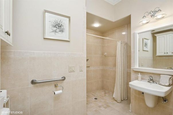 Bathroom, Interior, Recessed Lighting