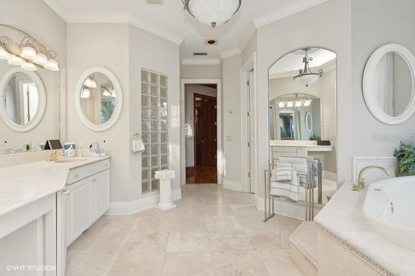 Bathroom, Dual Sink Vanities, Interior