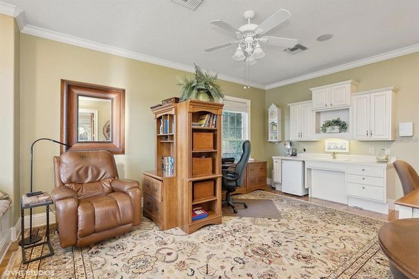 Home Office, Interior