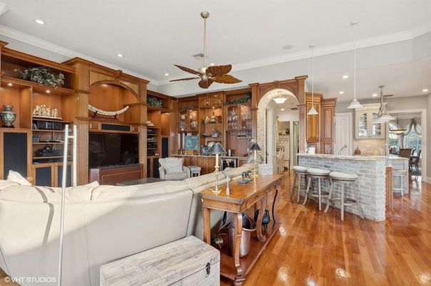 Interior, Kitchen, Living room, Pendant Lights, Recessed Lighting, Wood Texture Flooring