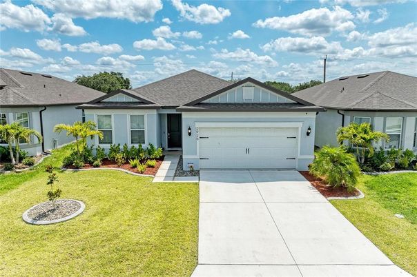 Attached, Exterior, Facade, Ranch