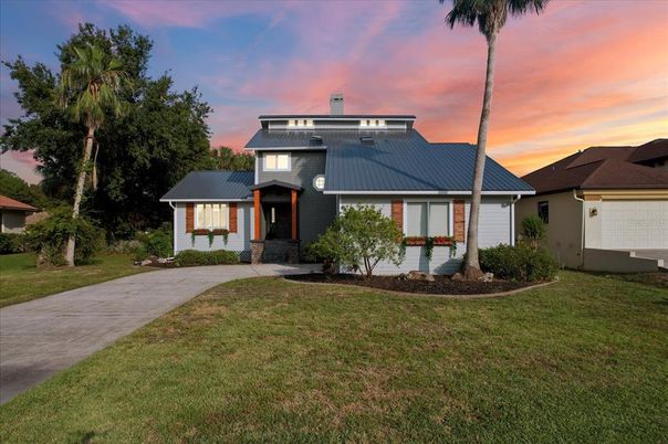 Backyard, Exterior, Facade, Modern