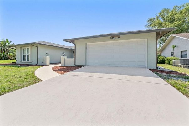 Detached Garage, Exterior