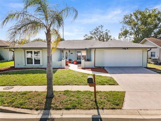 Attached, Exterior, Facade, Ranch