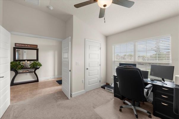 Home Office, Interior