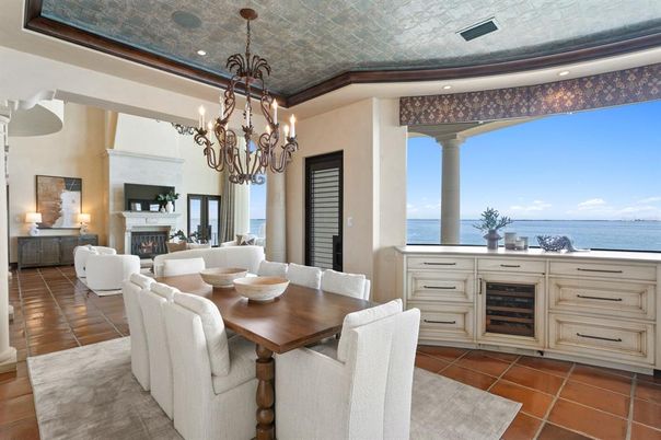 Chandelier, Dining room, Fireplace, Interior, Living room, Recessed Lighting, Water