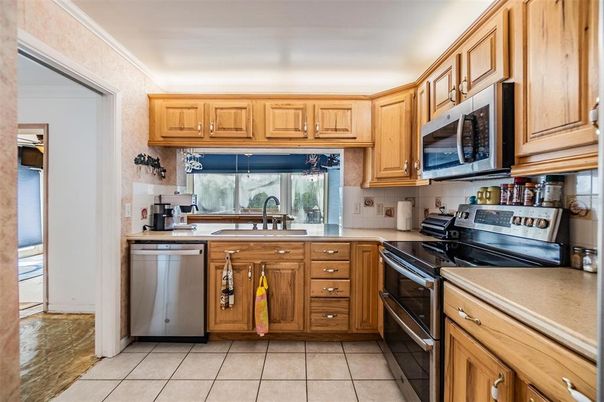 Interior, Kitchen, Stainless Steel Appliances
