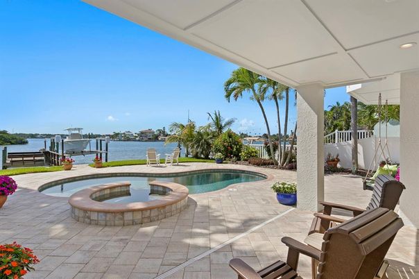 Exterior, Pool, Water