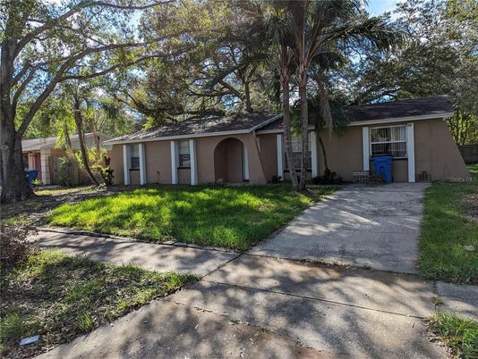 Backyard, Exterior, Facade, Ranch