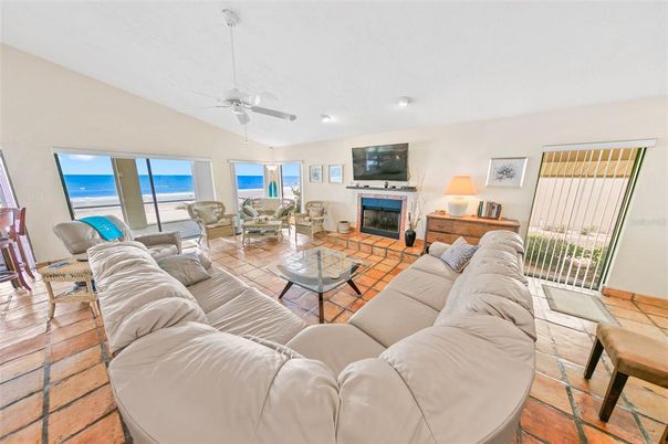 Fireplace, Interior, Living room, Recessed Lighting