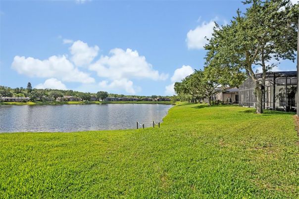 Exterior, Lake