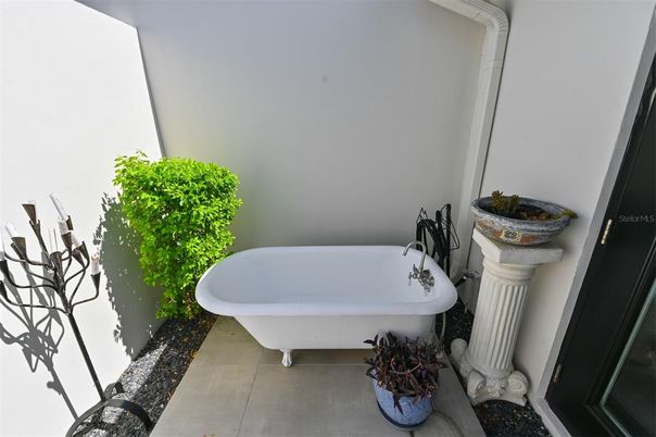 Bathroom, Free Standing Baths, Interior