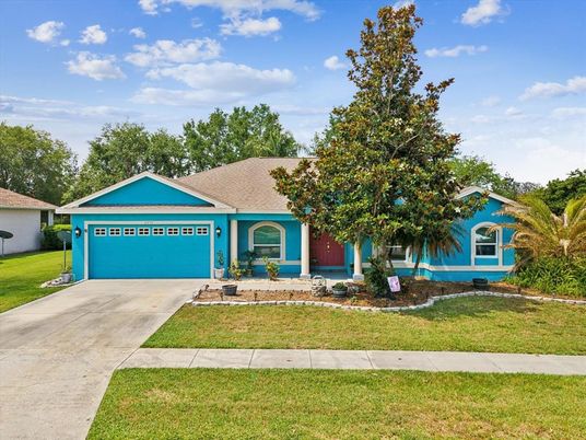 Attached, Exterior, Facade, Ranch