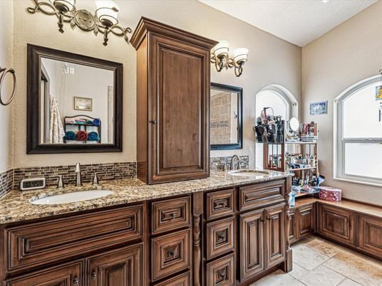 Bathroom, Dual Sink Vanities, Interior