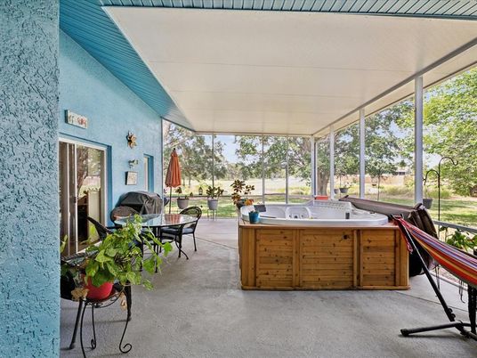 Hot Tub, Interior, Sun Room