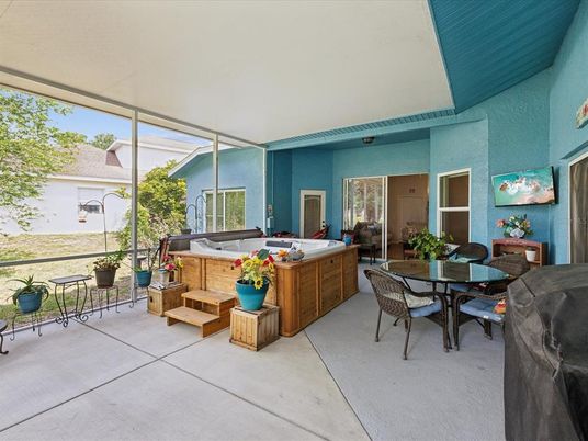 Dining room, Hot Tub, Interior