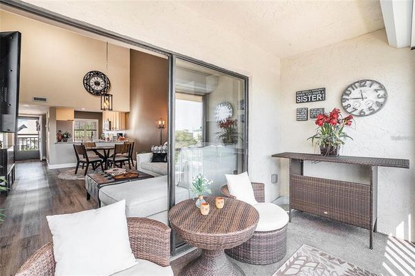 Dining room, Interior, Kitchen, Pendant Lights, Wood Texture Flooring