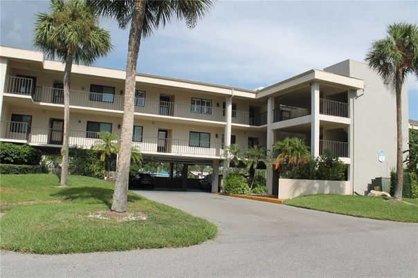 Exterior, Facade, Condo Building