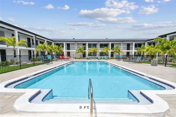 Exterior, Pool