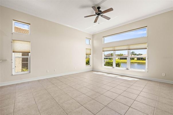 Empty room, Interior, Water