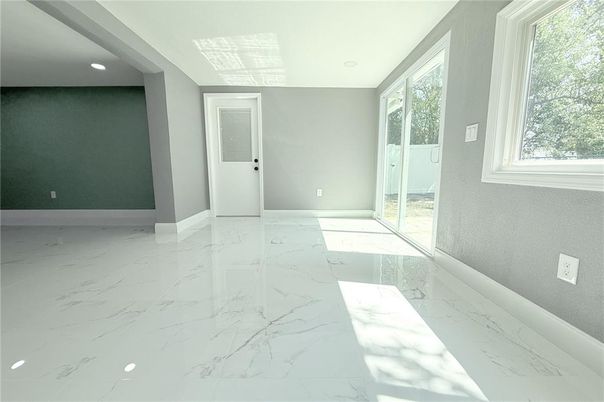 Empty room, Interior, Marble, Recessed Lighting