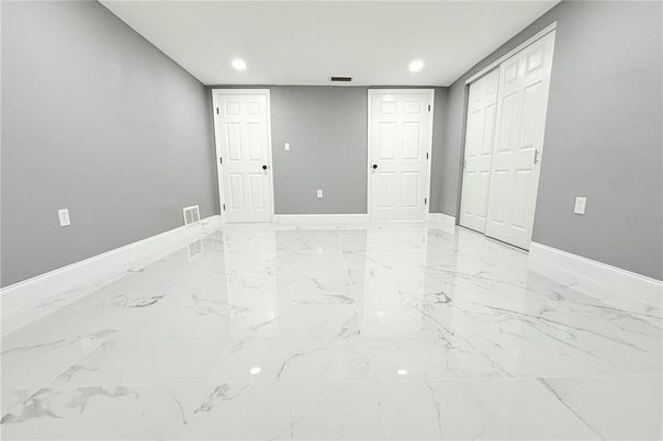 Empty room, Interior, Marble, Recessed Lighting