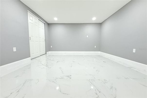 Empty room, Interior, Marble, Recessed Lighting