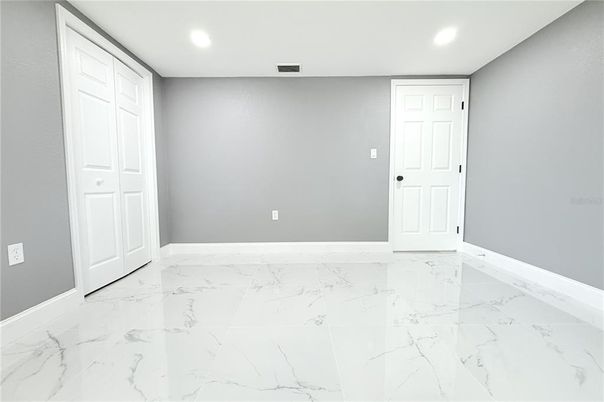 Empty room, Interior, Marble, Recessed Lighting